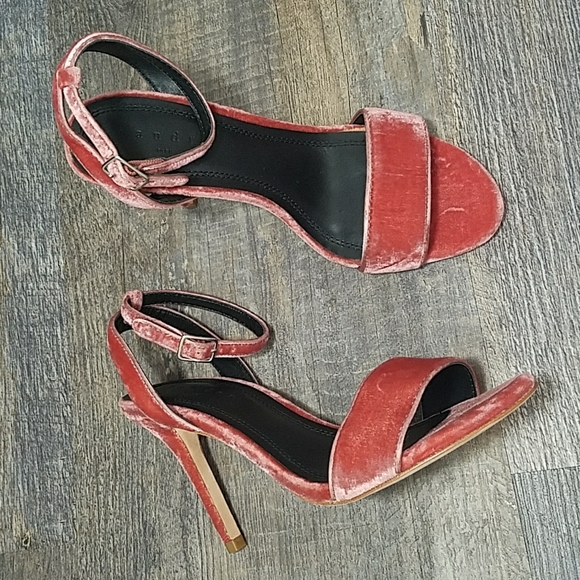 Sandro 36 or 6 Pink Velvet Tan bottom Buckle Ankle strap New without Tags Box - Picture 3 of 16